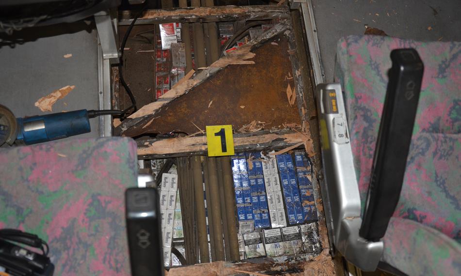 2014-11-20-137podlaha bus 2.JPG